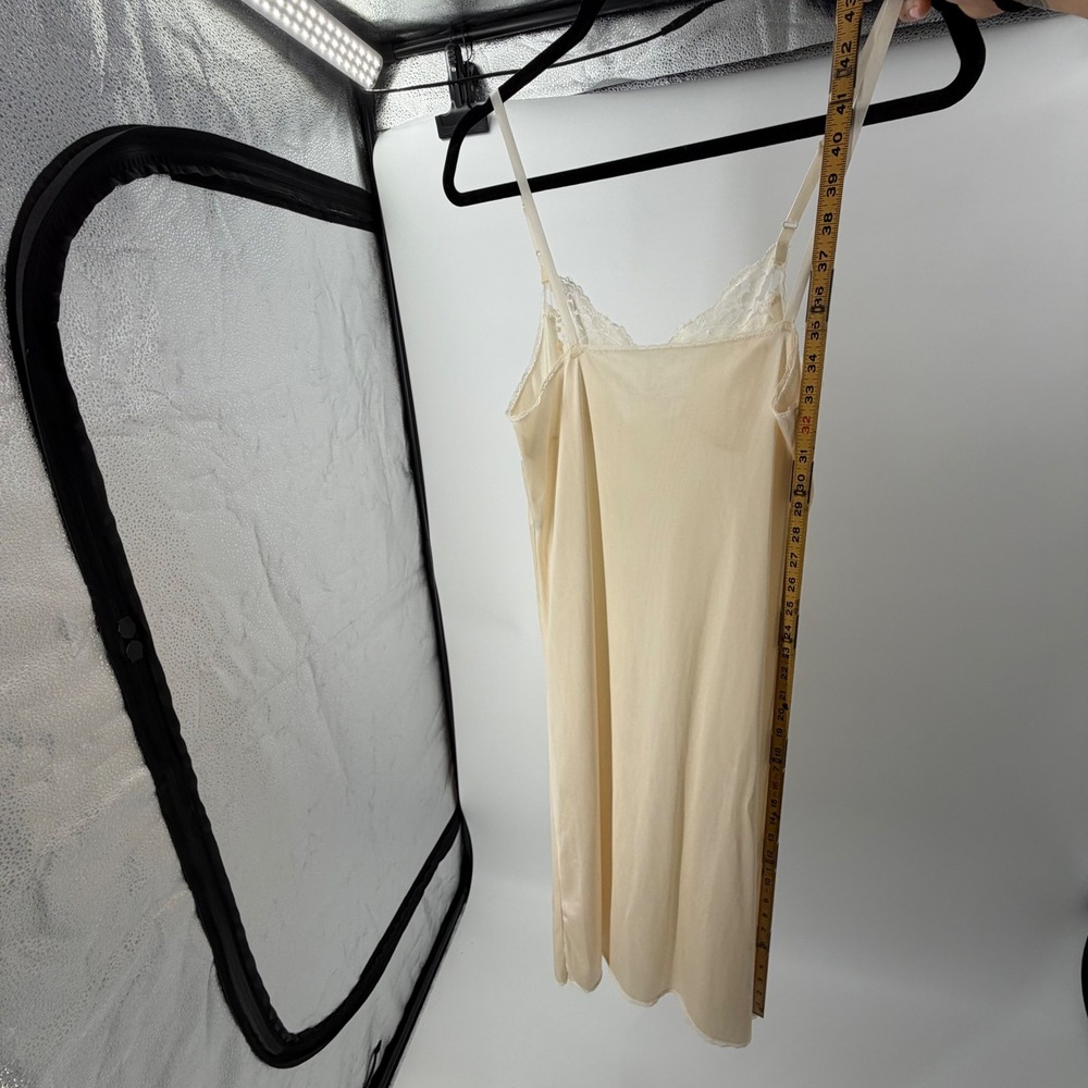 Vassarette Vintage Cream Lace Trim Full Slip Dress Nylon Tricot Size 36/28 - Picture 4 of 6